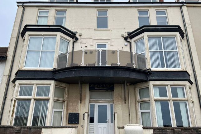 Thumbnail Flat to rent in Queens Promenade, Blackpool, Lancashire