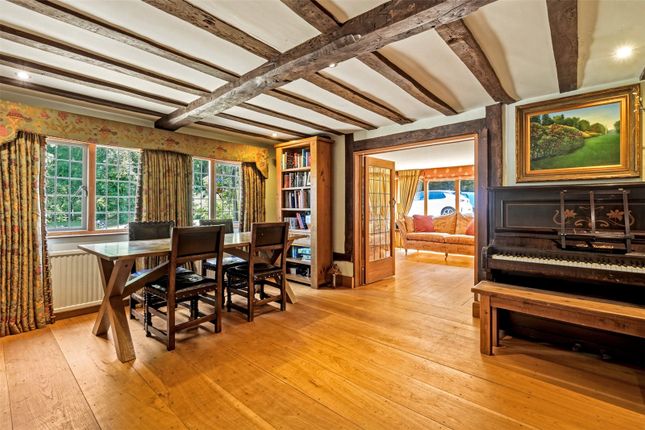 The Wallburys,, Dell Lane, Bishop's Stortford photo 3