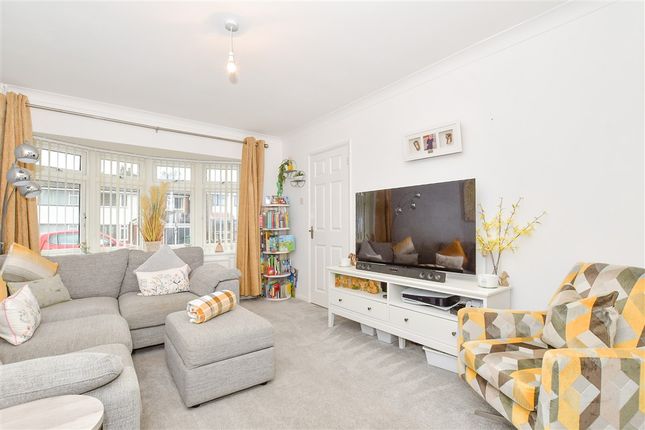 Northleigh Close, Maidstone photo 4