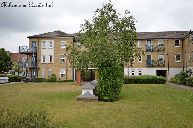 Flat for sale in Glanford Way, Romford, Middlesex