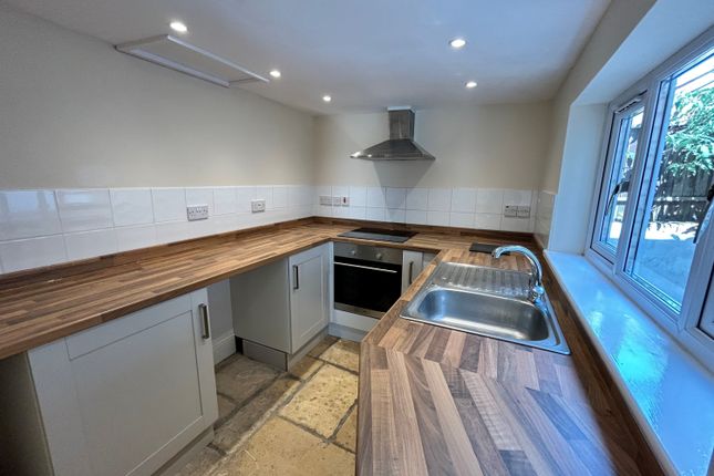 11, Oxford Terrace, Gloucester photo 2