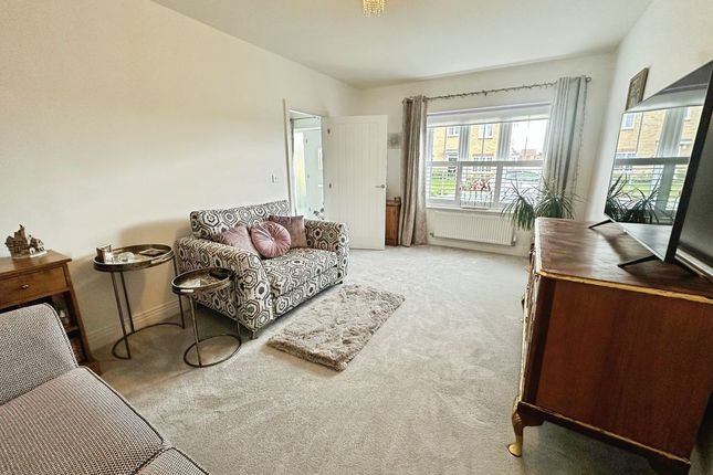 70, Cinderpath Way, Colchester photo 5