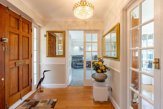 7 Abbotts Close, Rochester photo 4
