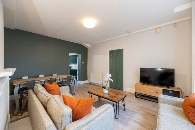Thumbnail Shared accommodation to rent in Gladstone Terrace, Newcastle