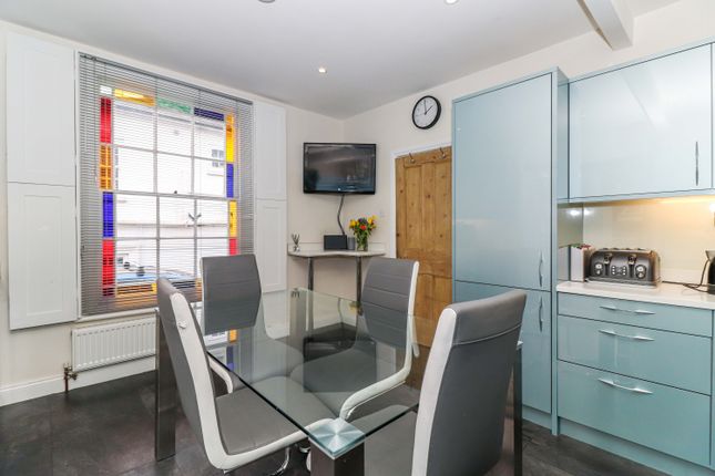Town house for sale in Queen Street, St.Albans