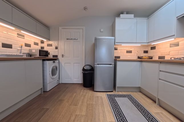 Flat 5, 12, Seaview Road, Burnham-on-Sea photo 2