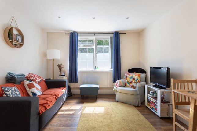 Thumbnail Flat to rent in Garden Row, London