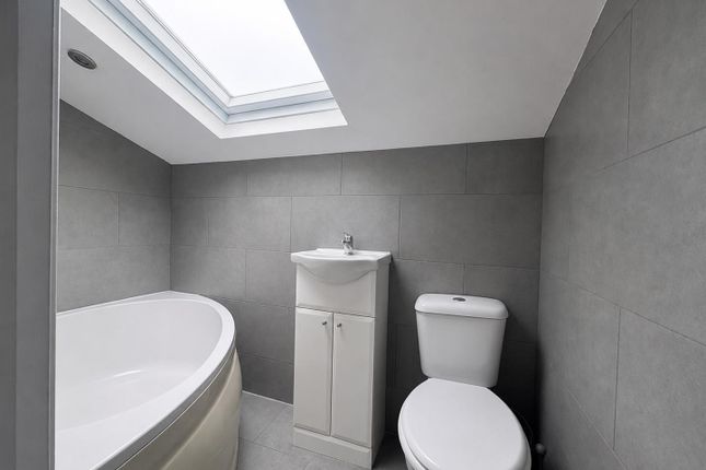 33, Frampton Road, Potters Bar photo 4