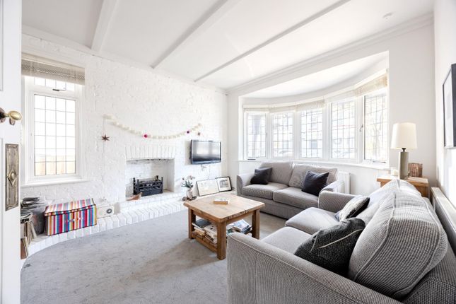 19, Nelson Drive, Leigh-On-Sea photo 4