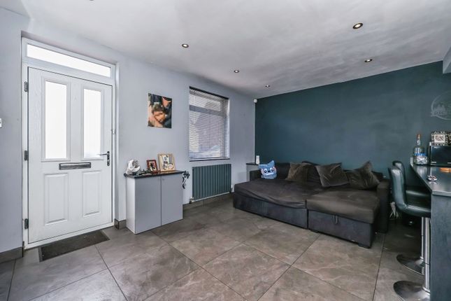 37, Derbyshire Lane, Nottingham photo 4