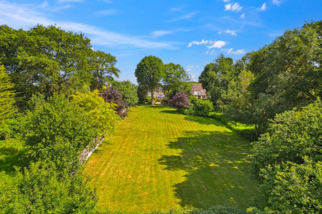 Goldfinch Lane, Benfleet, Essex photo 4