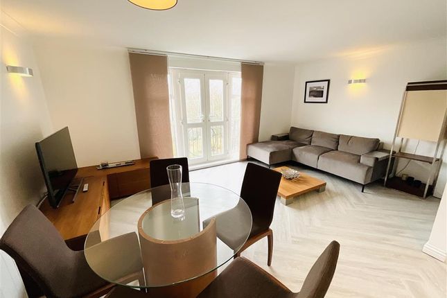 Flat for sale in Beverley Mews, Crawley, West Sussex