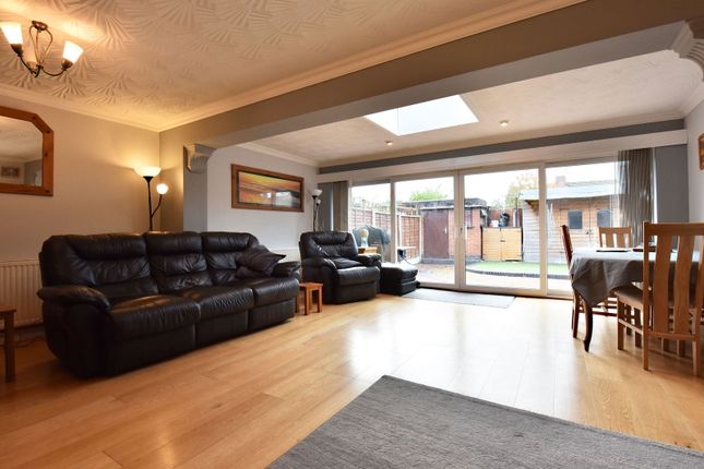 14, Avondale Close, Kingswinford photo 3