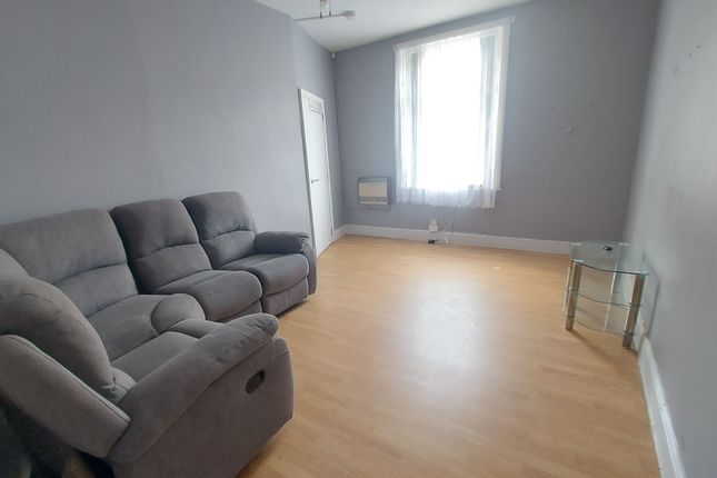 302 Girlington Road, Bradford photo 4