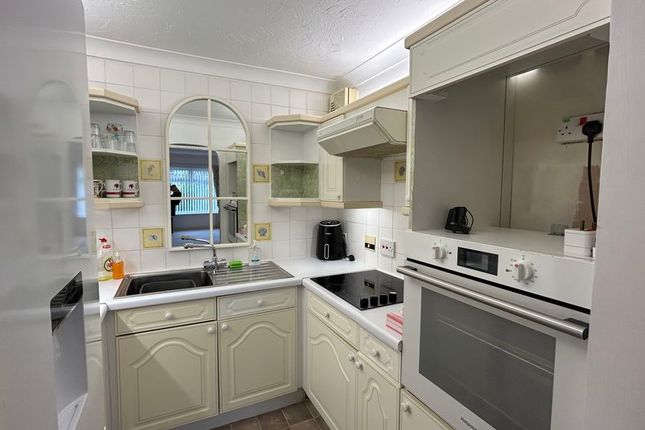Penrhyn Avenue, Colwyn Bay photo 4