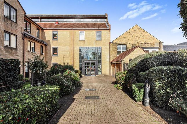 Thumbnail Flat for sale in Albion Court (Chelmsford), Chelmsford