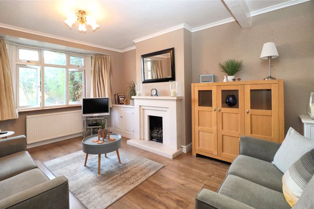 92, Rydens Way, Surrey photo 2