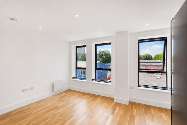 10, North Gate House, 718-722 Seven Sisters Road, London photo 4