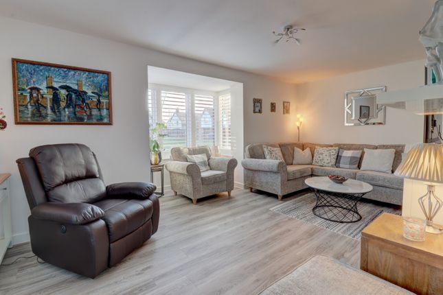 8, Snowdrop Close, Princes Risborough photo 3