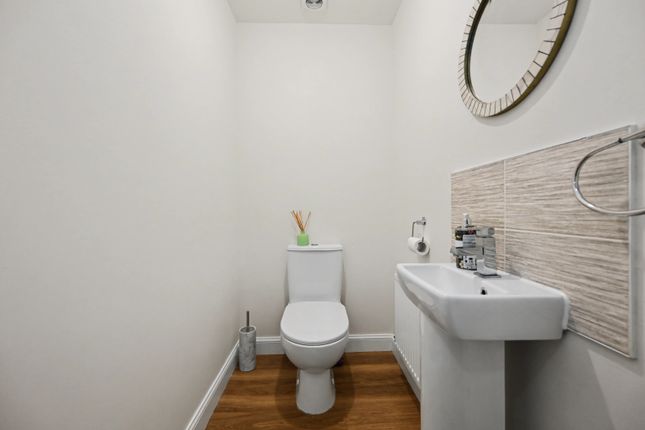 19, Spectrum Ave, Rugby photo 5