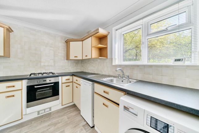 19, Virginia Court, Virginia Water photo 2