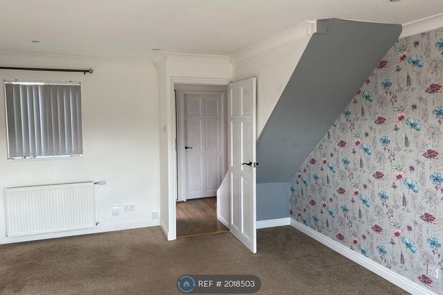 Frobisher Grove, Maltby, Rotherham photo 5