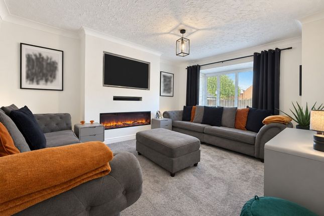 9 Rushgreen Close, Prenton photo 2