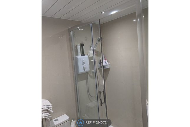 Flat, Tilehurst Court Kersal Way, Salford photo 5