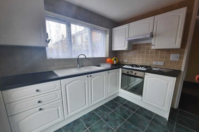 Maisonette to rent in Perry Street, Crayford