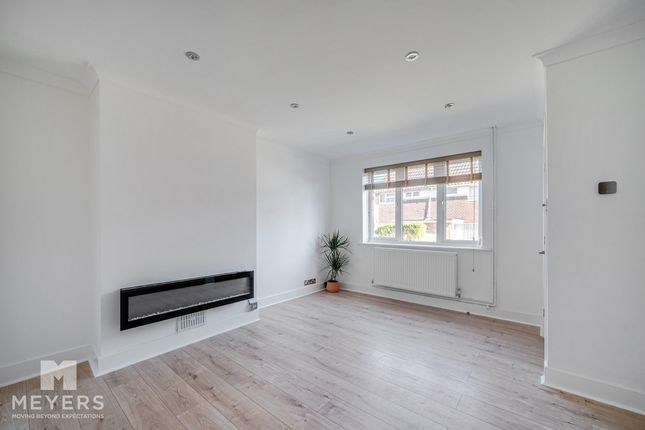 7, Tinkers Lane, Wareham photo 3