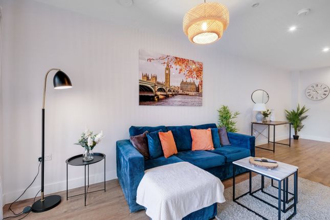 Thumbnail Terraced house to rent in Purley Rise, Purley