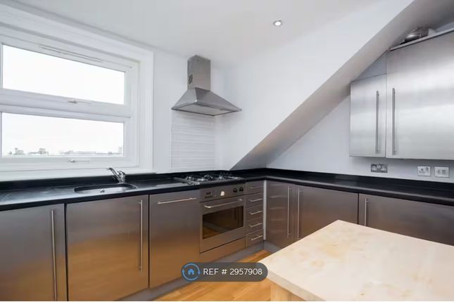 Second Floor Flat, Mill Lane West Hampstead, London photo 4