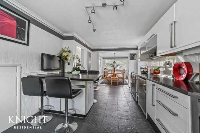 28, Spring Lane, Colchester photo 2