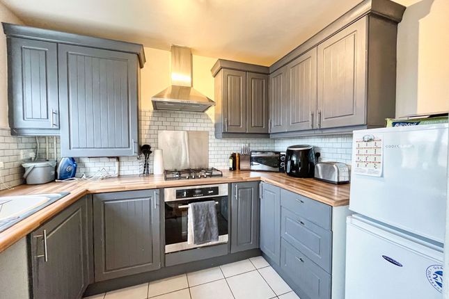 24 Maple Drive, Bridgend photo 3