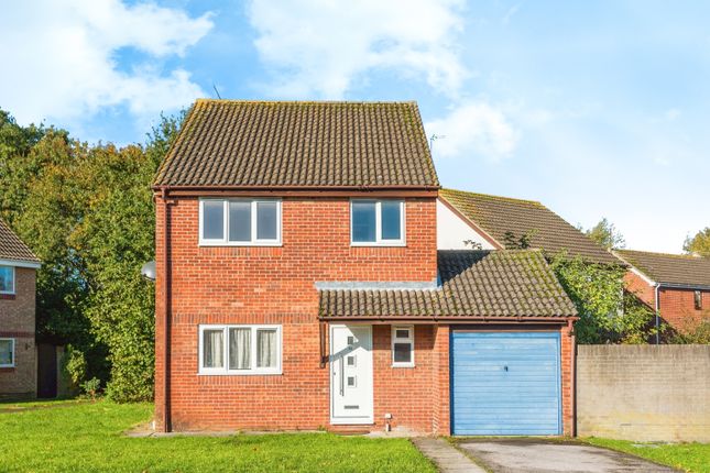 Detached house for sale in Wagtail Close, Swindon, Wiltshire