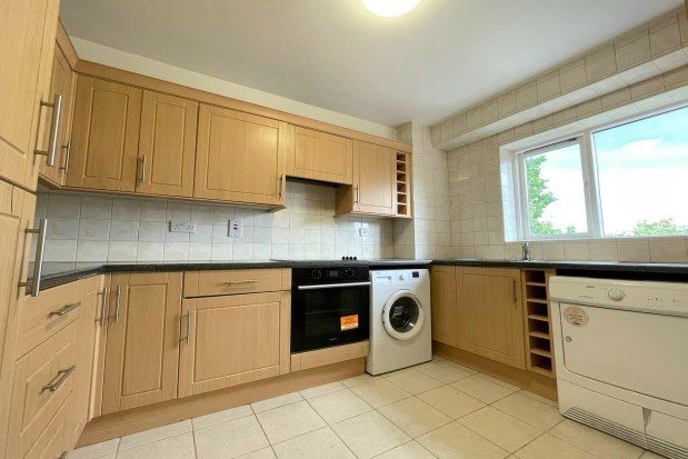 Thumbnail Flat to rent in Lownds Court, Bromley