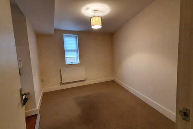 79C, Maidstone photo 4