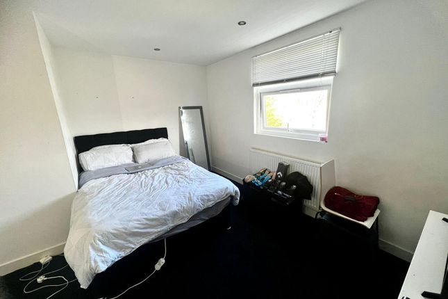 77 Strathmore Avenue, Coventry photo 5