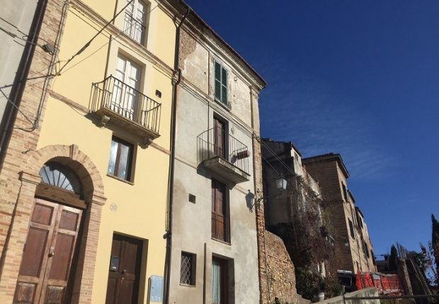 Thumbnail Apartment for sale in Pescara, Loreto Aprutino, Abruzzo, Pe65014
