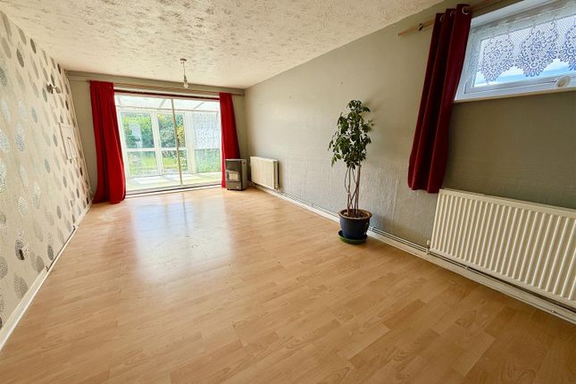 3, Pine Close, Great Yarmouth photo 3