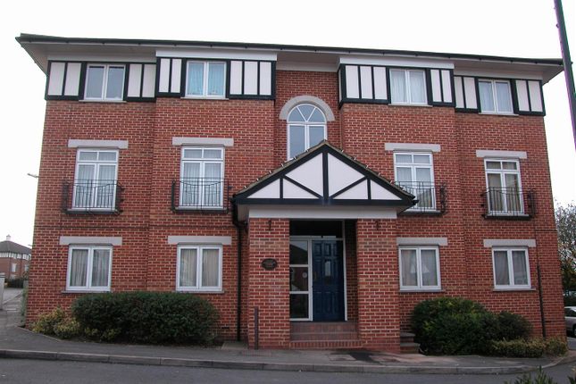 Flat to rent in Frensham Court, Alwyn Gardens, Hendon