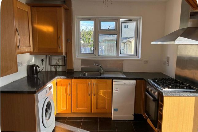 14, Littlebrook Manorway, Dartford photo 2