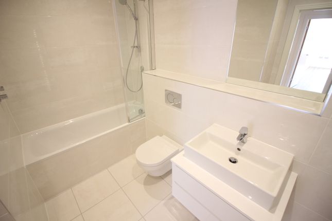 Waterhouse Place, Bushey photo 5