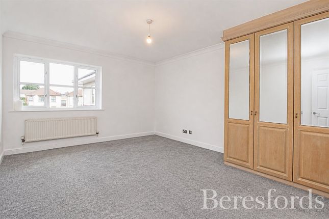34, St. Kathryns Place, Upminster photo 5