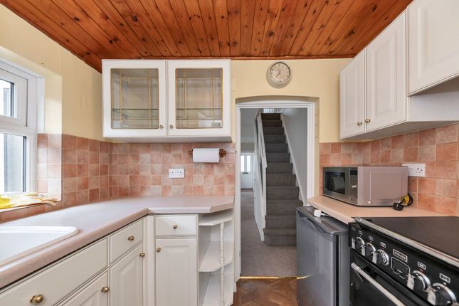 54 Orchard Road, Royston photo 2