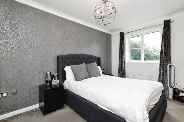 Town house for sale in Mayhall Avenue, East Morton, Keighley