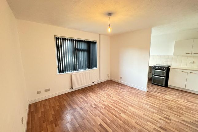 3, Floyd Close, Leicester photo 4