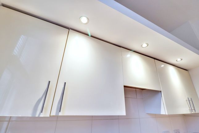 Flat 33, 3 Broadhurst Gardens, London, NW6 3QX, London photo 5