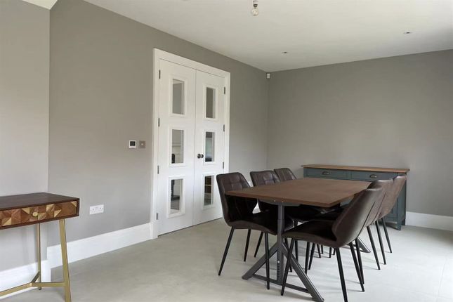 21, Whistler Drive, Barnet photo 4