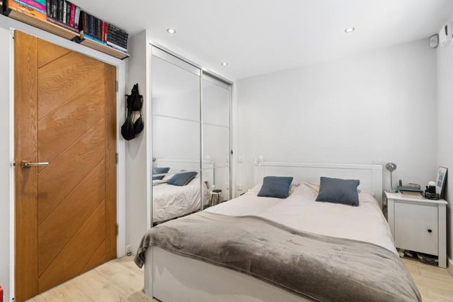 4 Farrs Mews, Ebury Road, Rickmansworth photo 4
